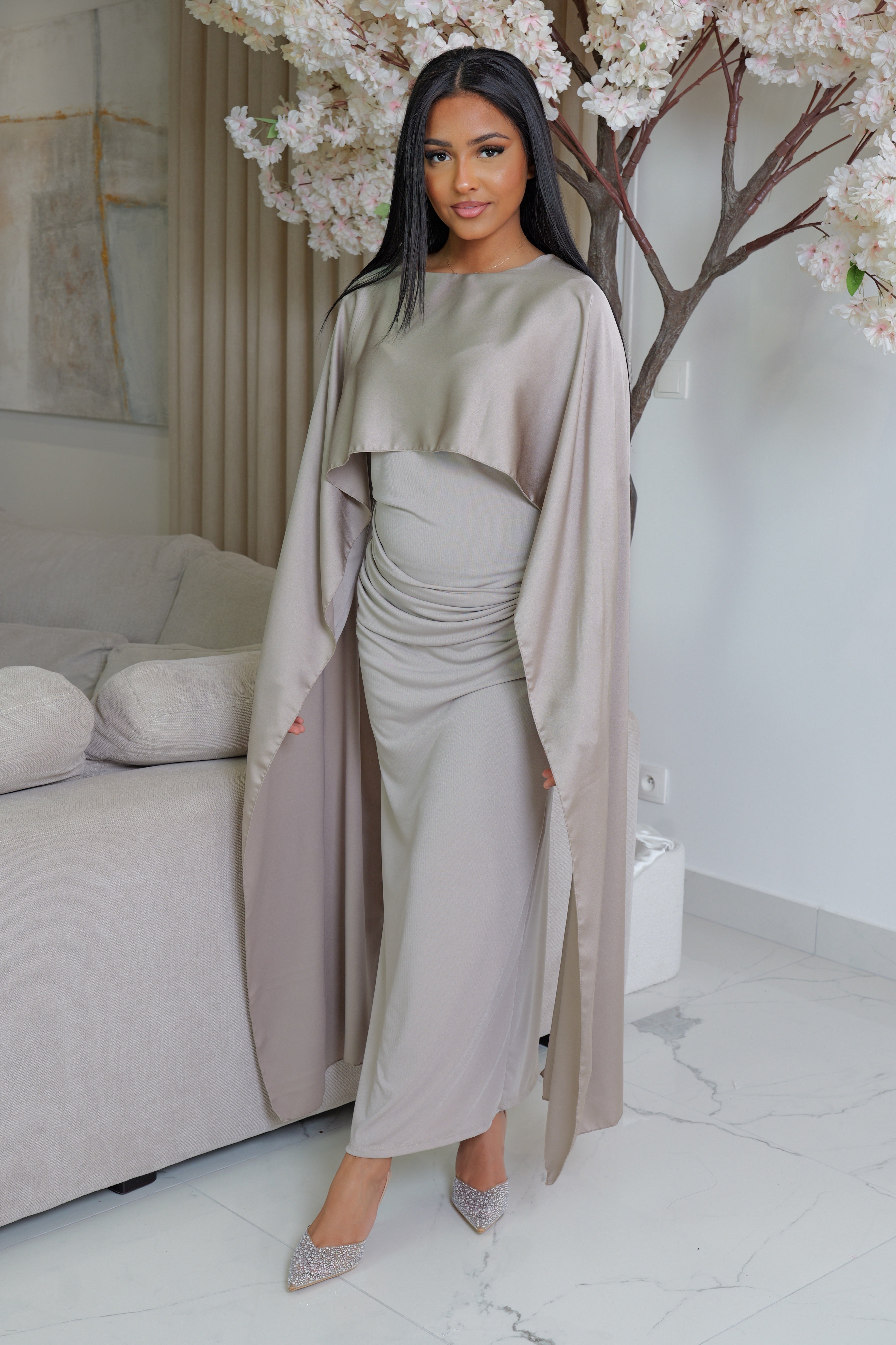 Robe cape / bijoux