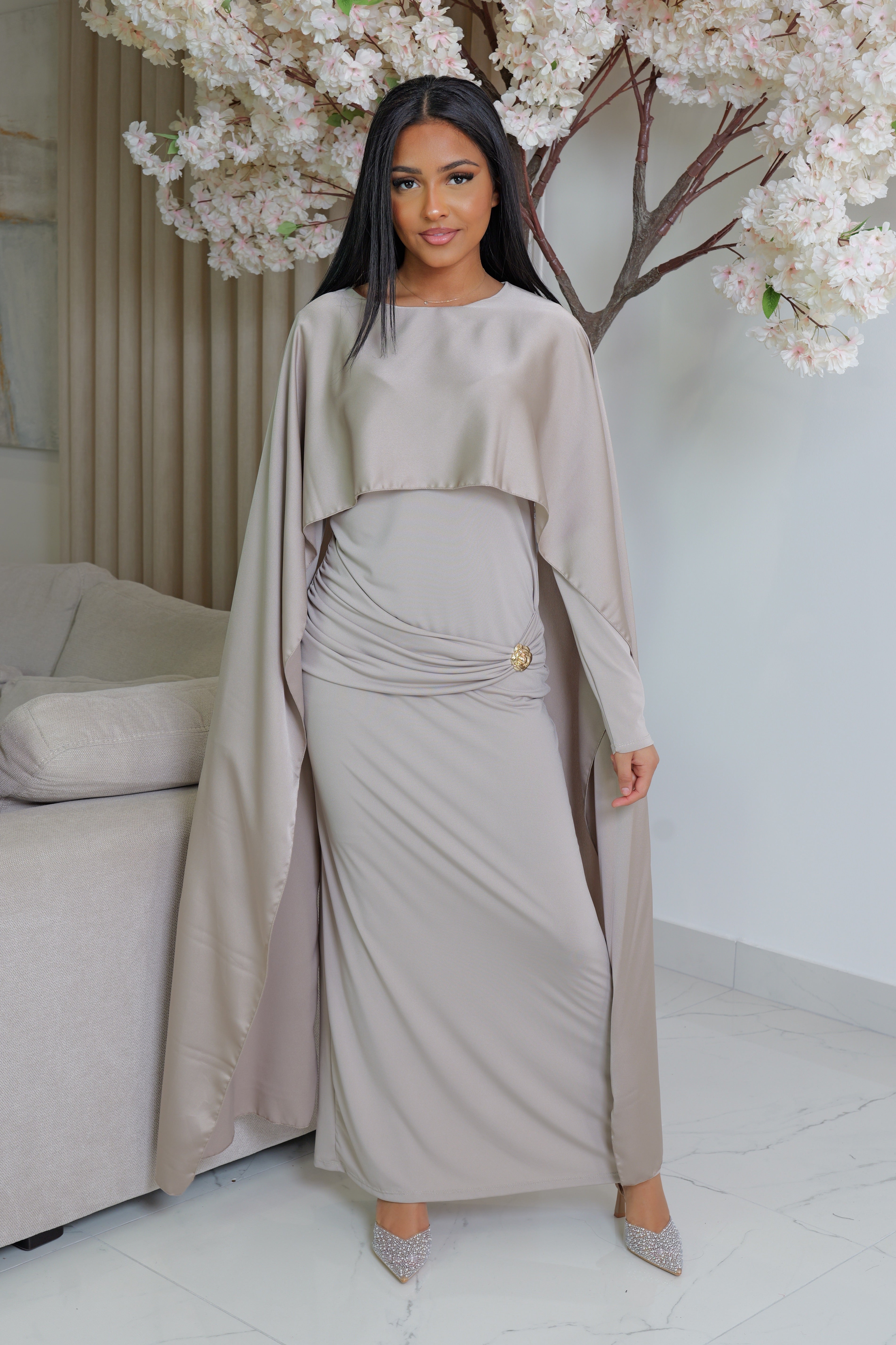 Robe cape / bijoux