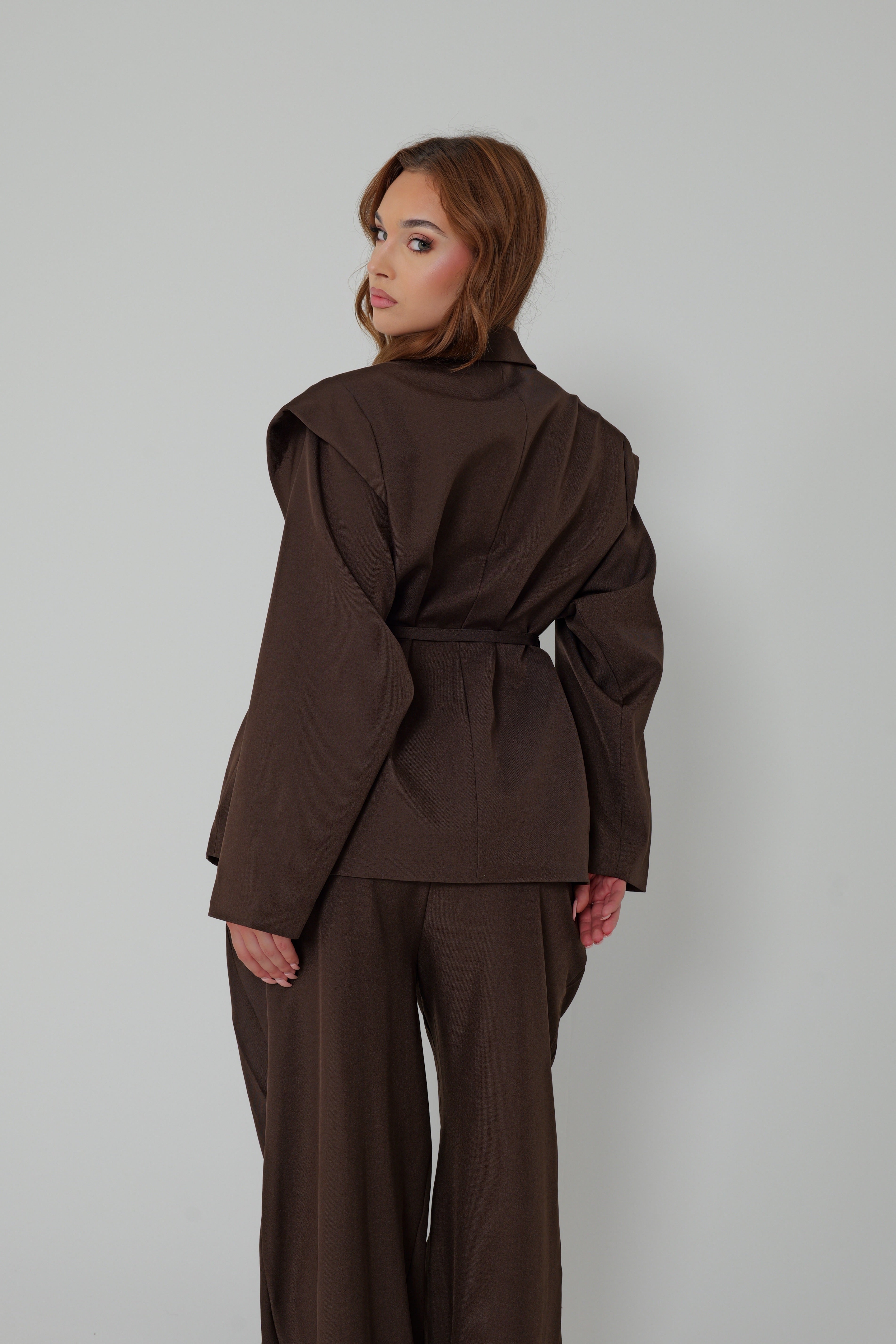 ENSEMBLE TAILLEUR ÉPAULES SCULPTÉES